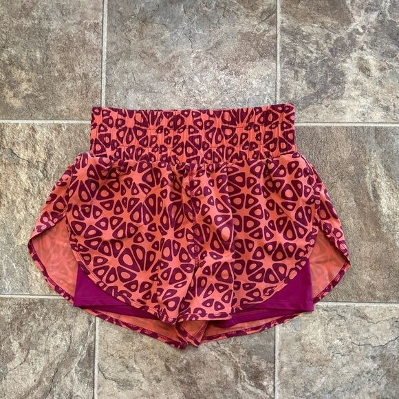 Vitality x Cosmopolitan Vista Shorts Wildberry Size Small - Picture 4 of 10